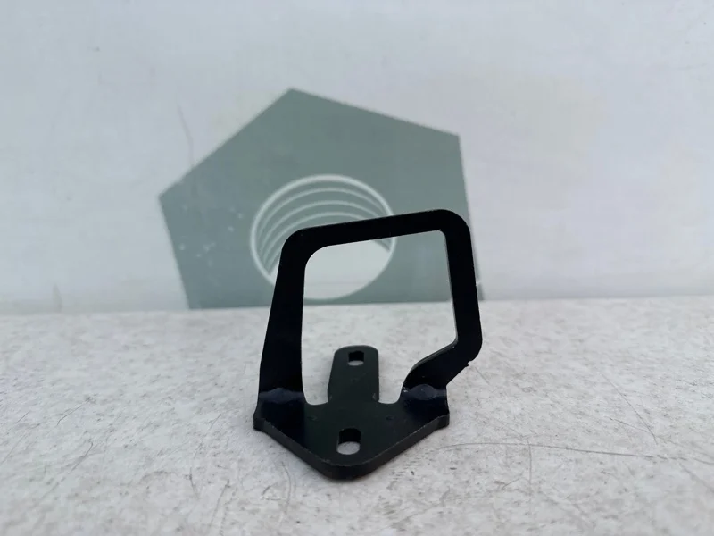 Петля замка капота Mercedes-benz W246