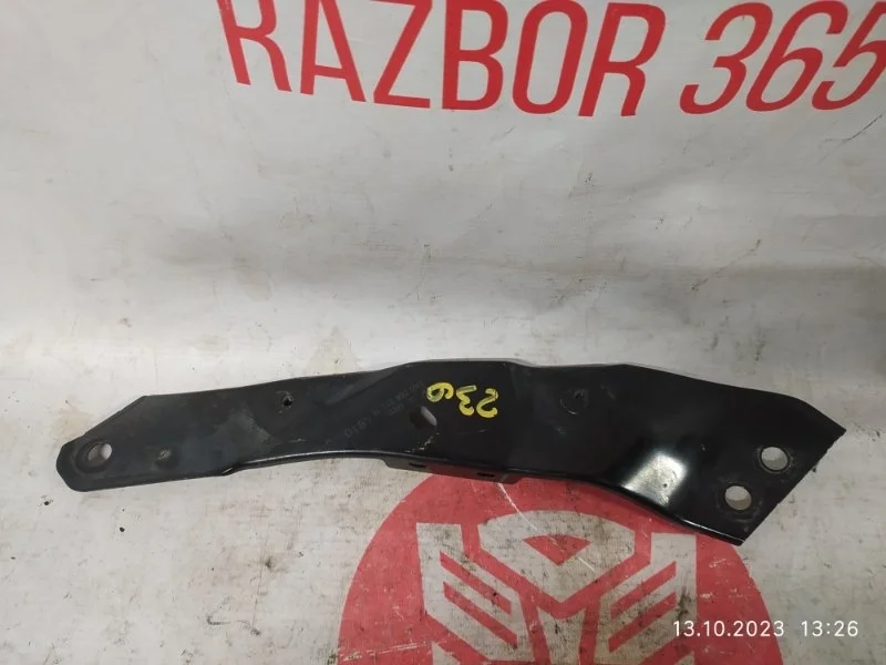 Кронштейн фары Volkswagen Golf 2010 5K1