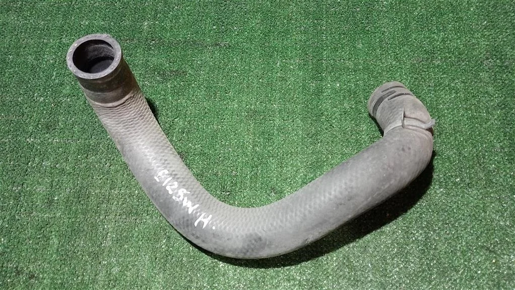 Б.у. патрубок радиатора TOYOTA COROLLA E120 TOYOTA COROLLA E120