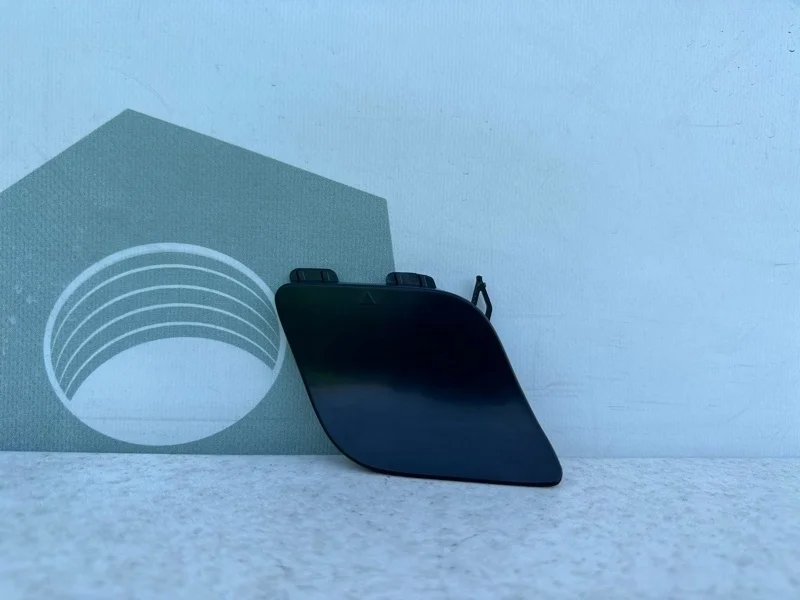 Заглушка буксировочного крюка передний бампер Mercedes-benz CLA C117