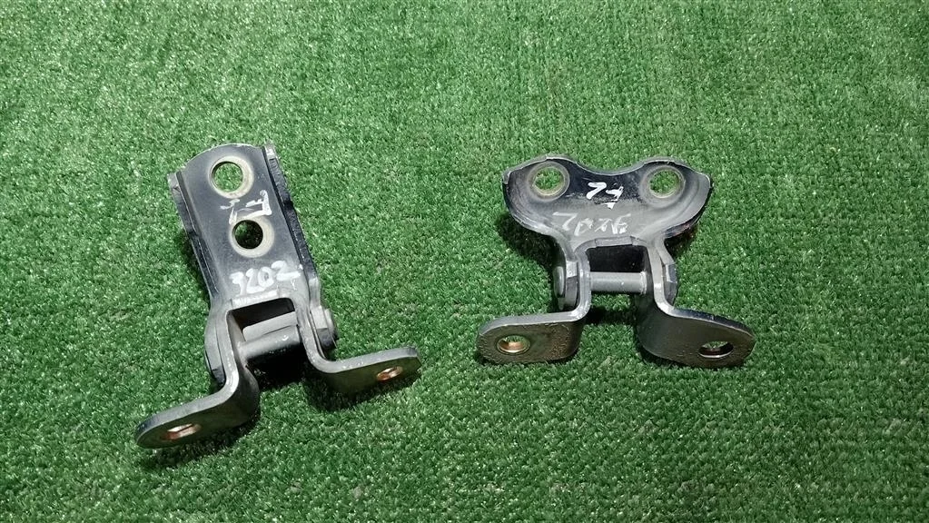 Б.у. петля двери TOYOTA LAND CRUISER J200 TOYOTA LAND CRUISER J200