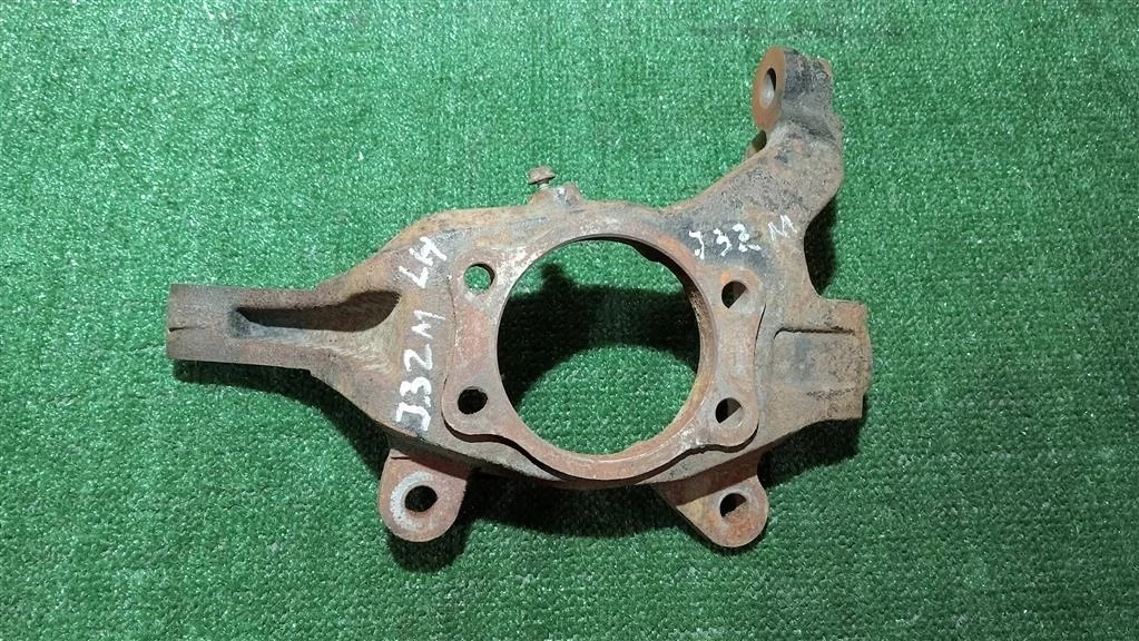 Б.у. кулак поворотный NISSAN TEANA J32 NISSAN TEANA J32