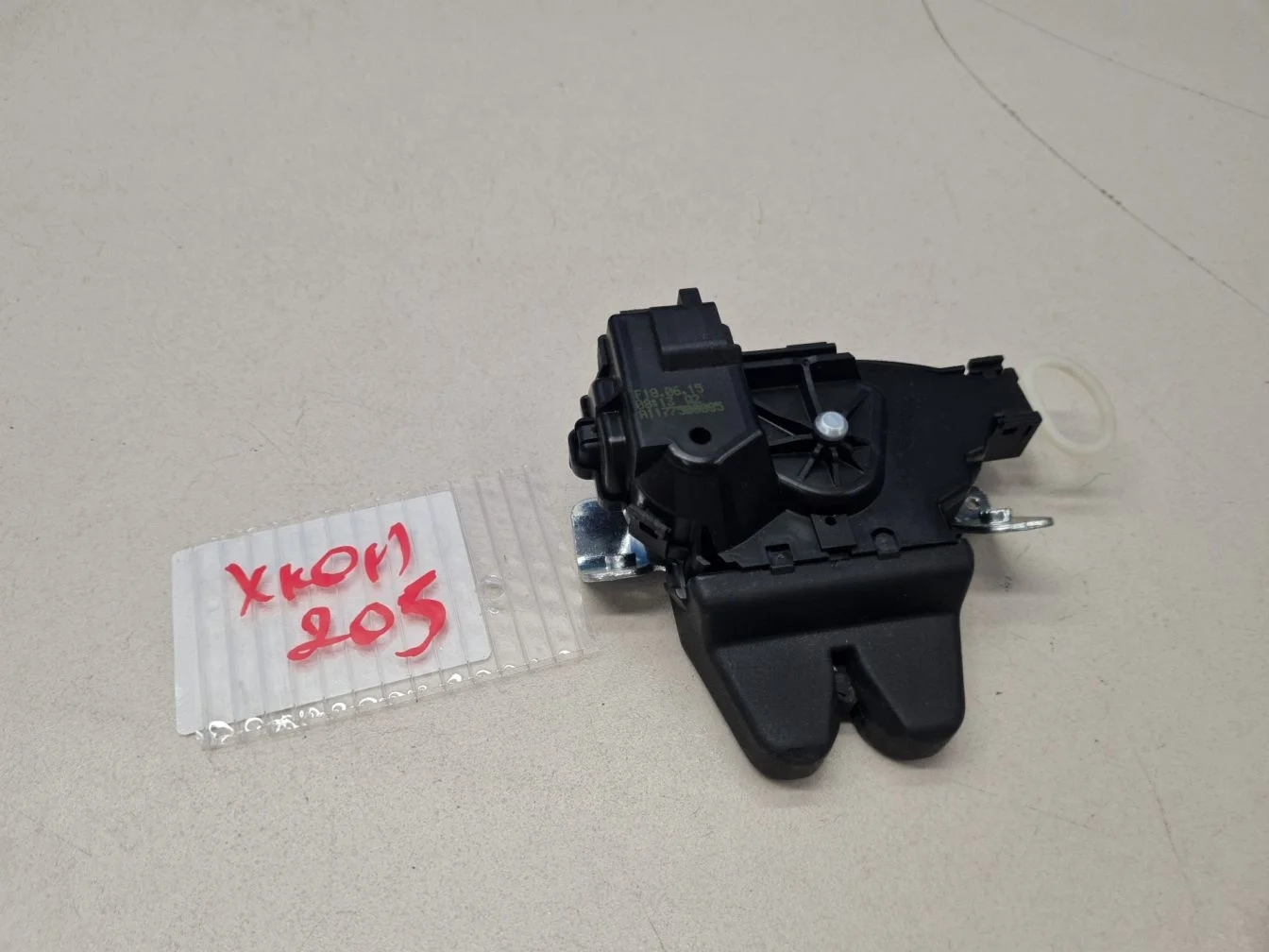 Замок багажника для Mercedes C-klasse W205 2014-