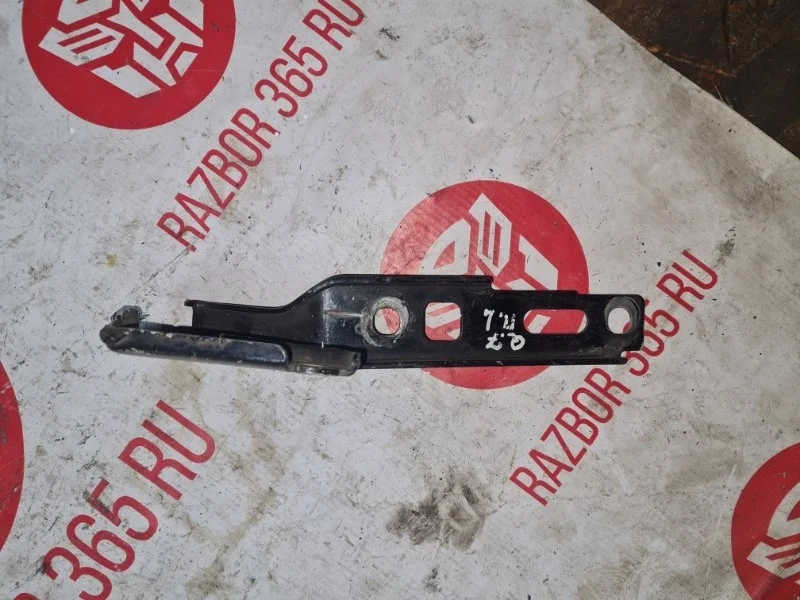 Петля капота Audi Q7 2011 4L