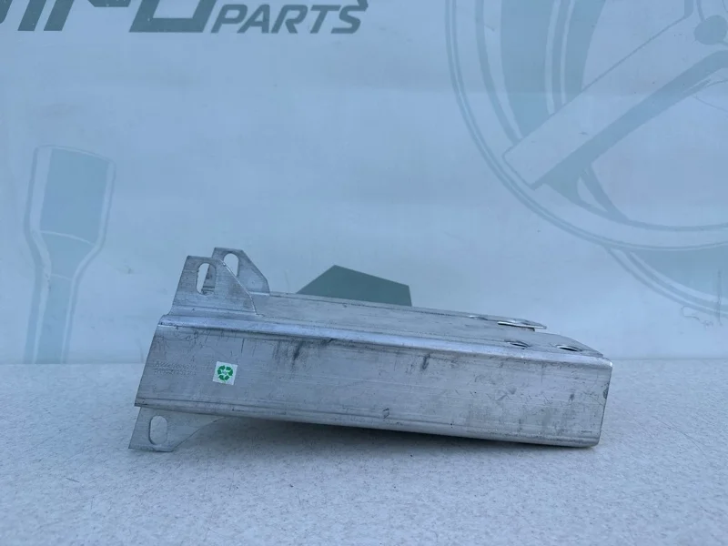 Кронштейн усилителя переднего бампера левый Mercedes-benz W222