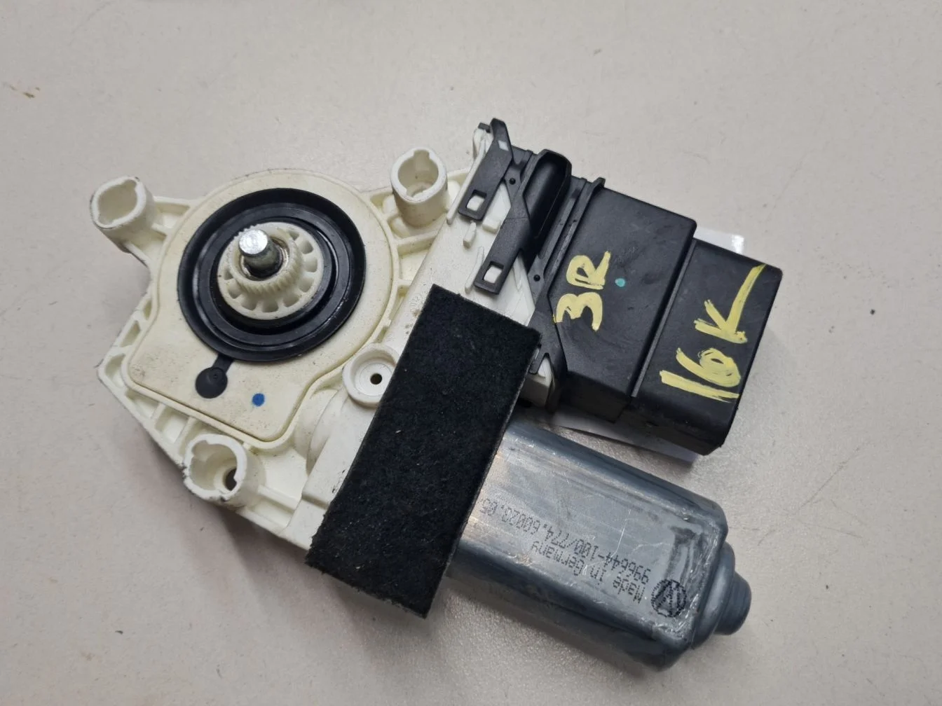 Моторчик стеклоподъёмника задний правый для Volkswagen Touran 2010-2016