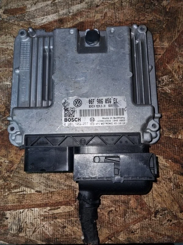Блок управления двс Volkswagen Jetta 2009 1K2