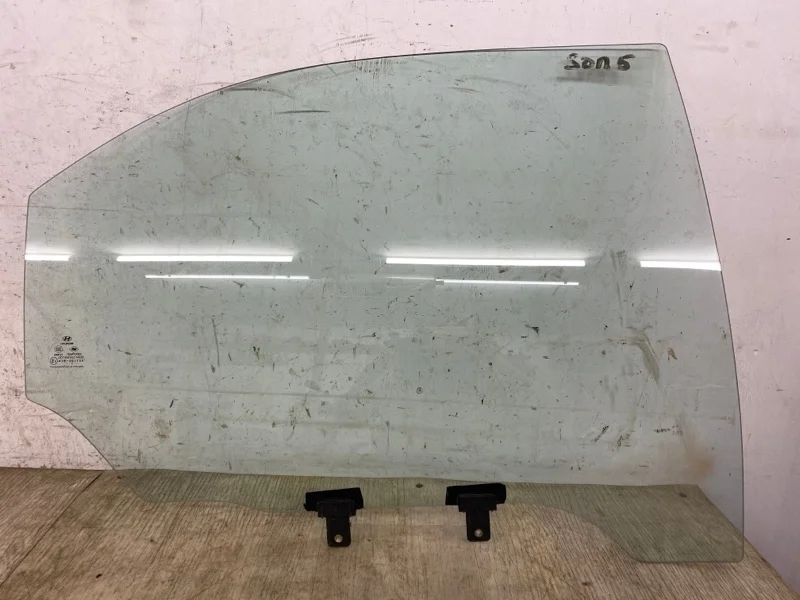 Стекло двери задней HYUNDAI SONATA 5 8342038020, правое