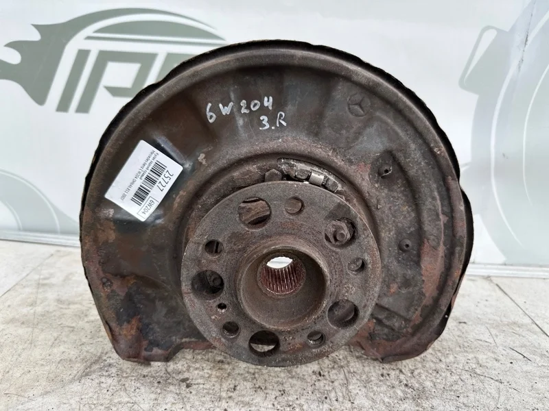 Кулак задний правый Mercedes-benz 2007 W204