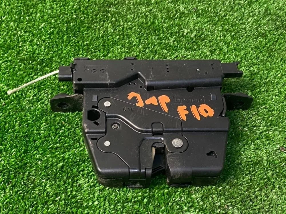 Замок багажника BMW F10