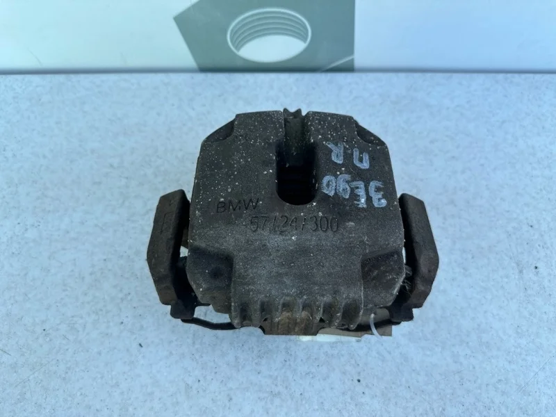 Тормозной суппорт передний правый BMW 3 2006 E90