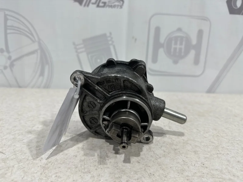 Вакуумный насос Mercedes-benz W204