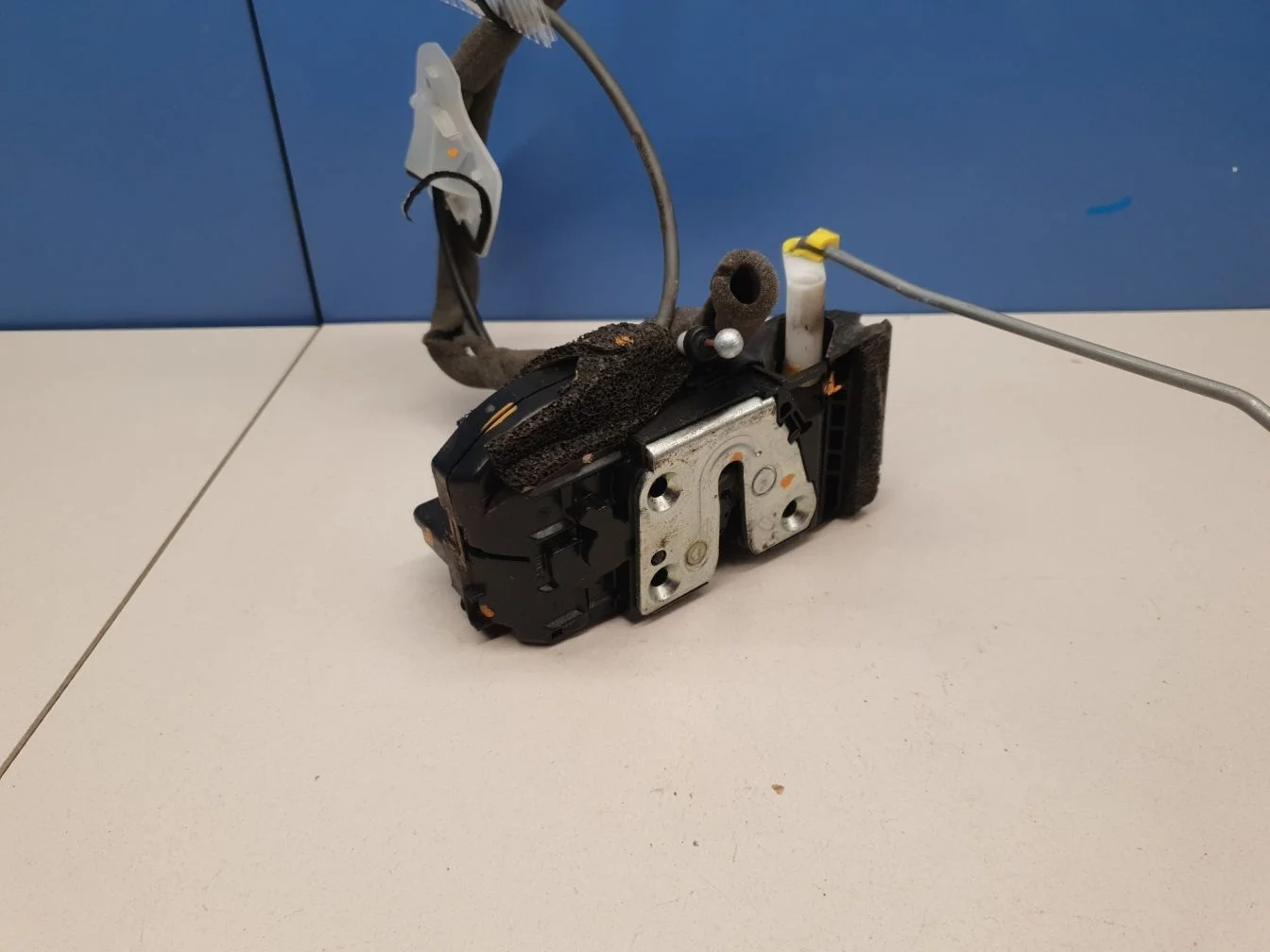 Замок двери передней левой для Nissan Qashqai J11E 2014-