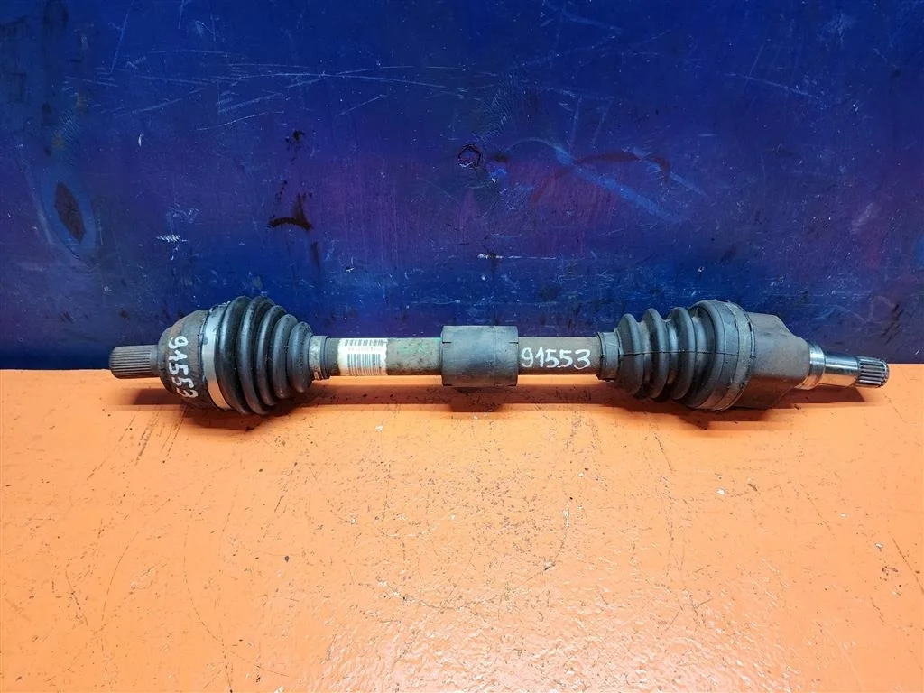 Привод левый МКПП Ford Focus 3 1,6 бензин 1758156