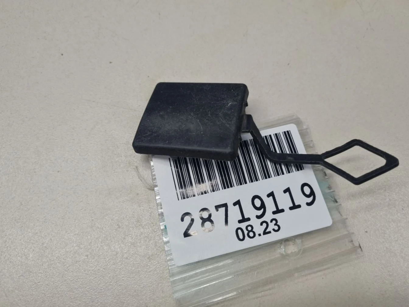 Заглушка заднего бампера буксировочного крюка для Citroen C4 2010-