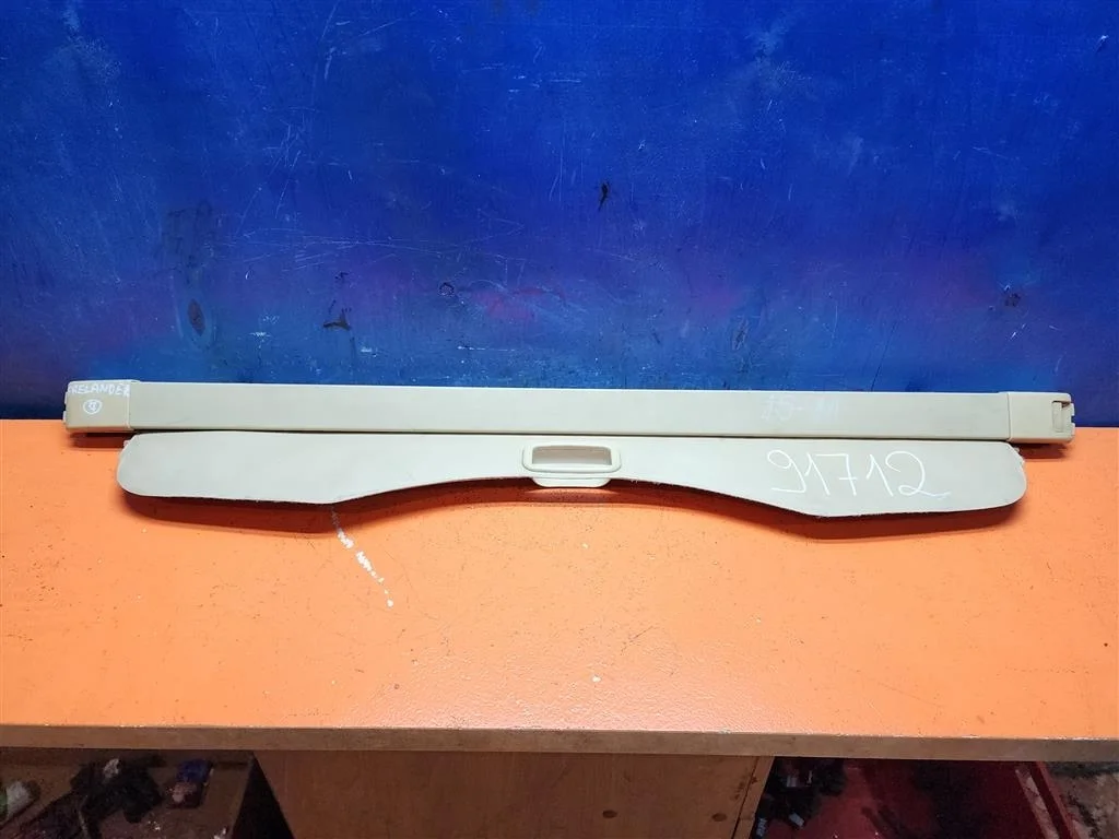 Шторка багажника LR Freelander 2006-2012 LR001946