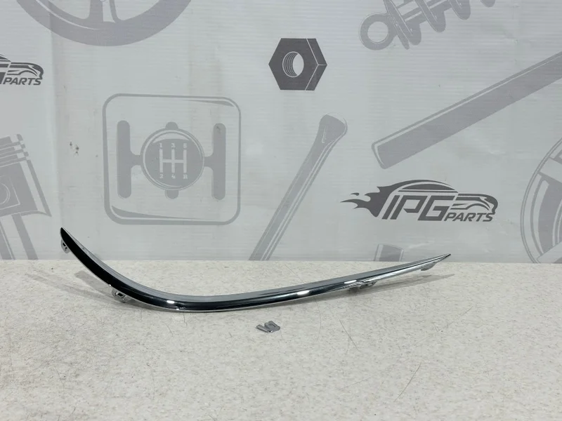 Молдинг переднего бампера левый Mercedes-benz W213