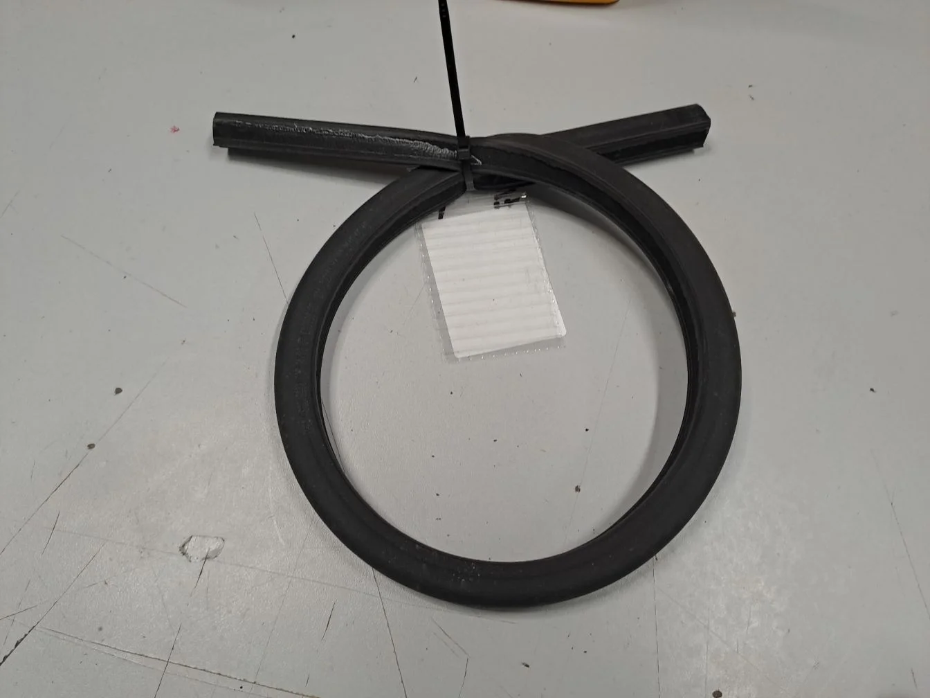 Уплотнитель двери задней левой для Mercedes CLA-klasse C117 2013-2019