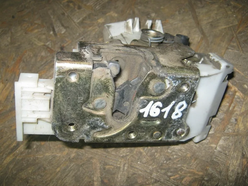 Замок двери задней левой Ford Mondeo 3