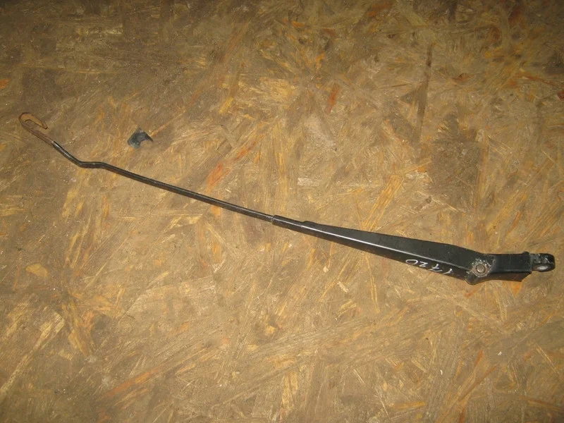 Поводок стеклоочистителя передний Volkswagen Passa