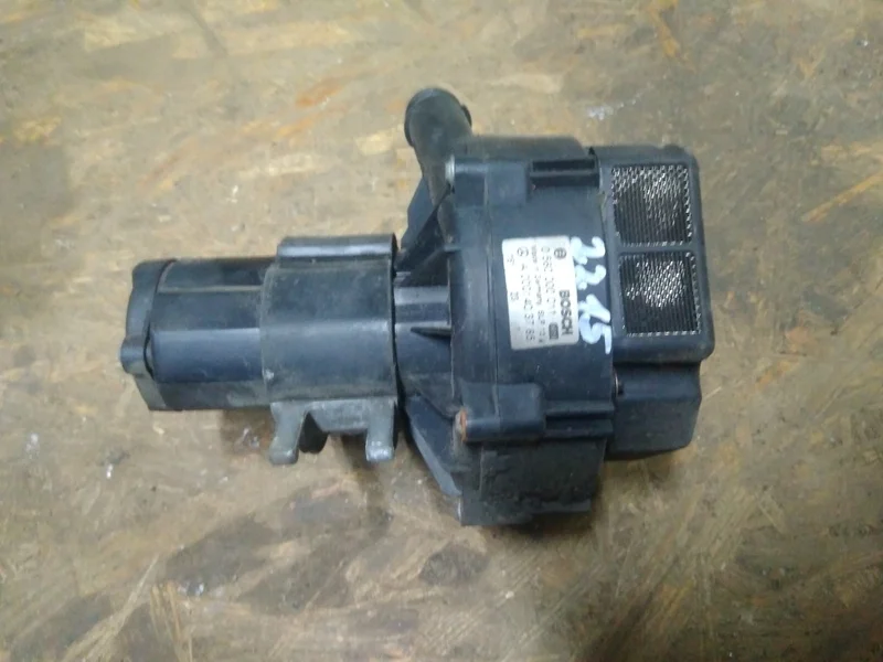 Насос продувки катализатора Mercedes-Benz W220