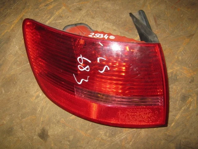 Фонарь задний левый наружный Audi A6 C6