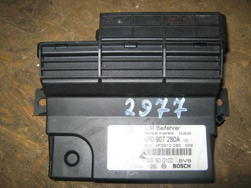 Блок управления бортовой сети Audi A6 C6