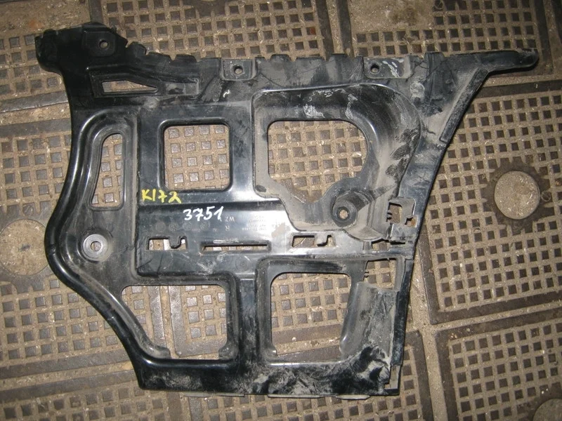 Кронштейн заднего бампера правый BMW 3 серия E90