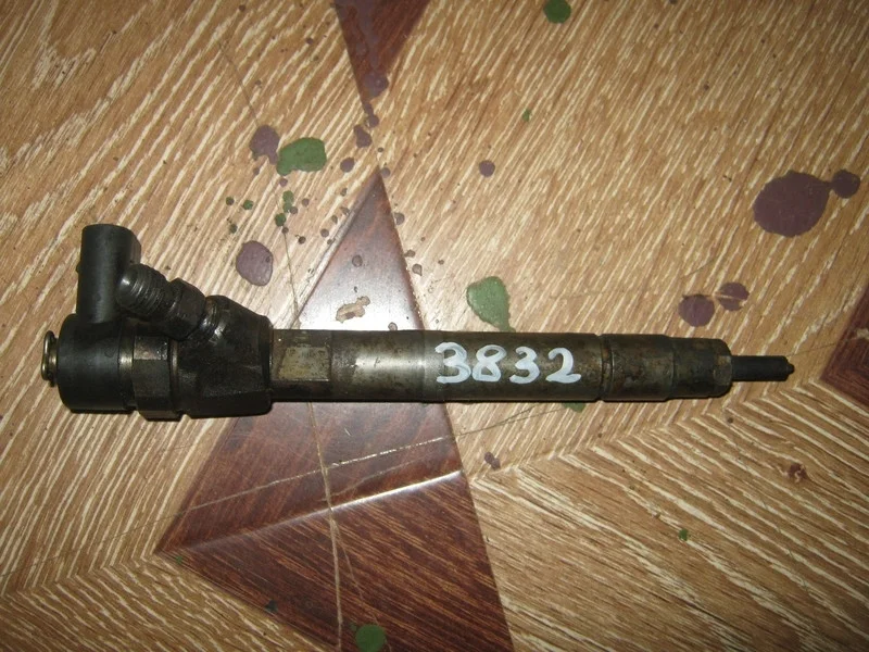 Топливная форсунка Mercedes-Benz W211