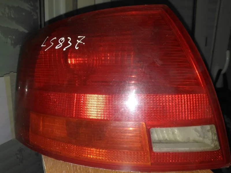 Фонарь задний левый Audi A4 B7