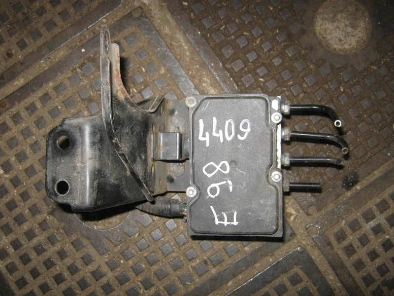 Блок ABS Nissan Qashqai J10