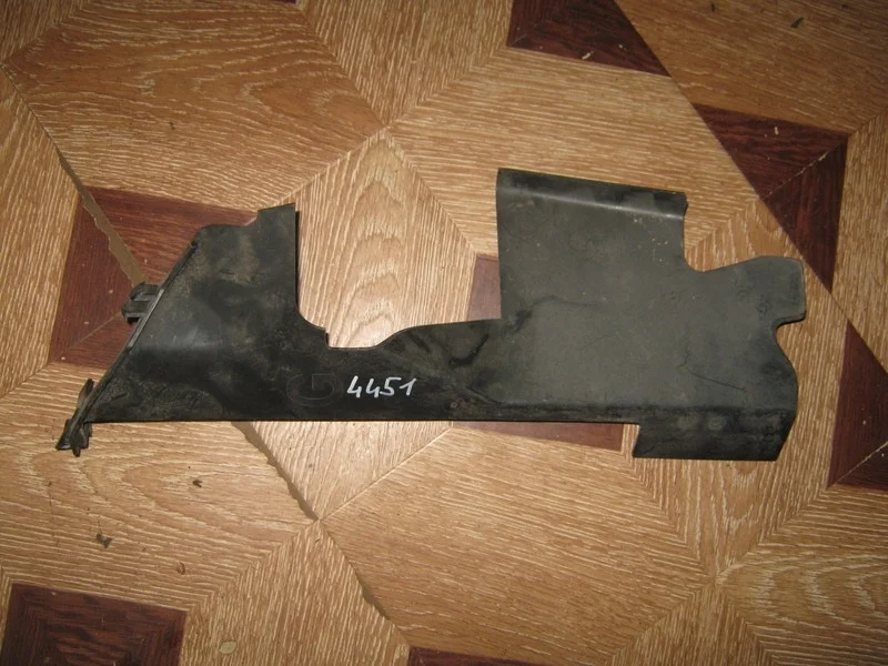 Воздуховод радиатора левый Renault Megane 3