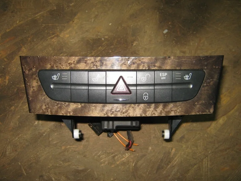 CD-чейнджер Mercedes-Benz W211