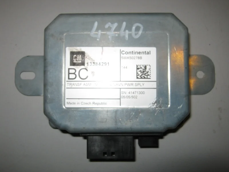 Блок управления навигацией и телефоном Opel Astra