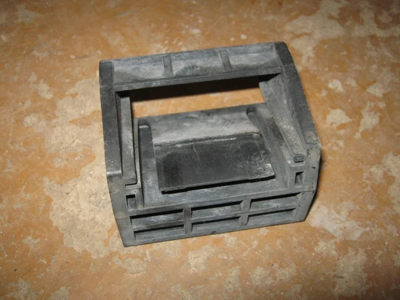 Крепление радиатора BMW X5 E70