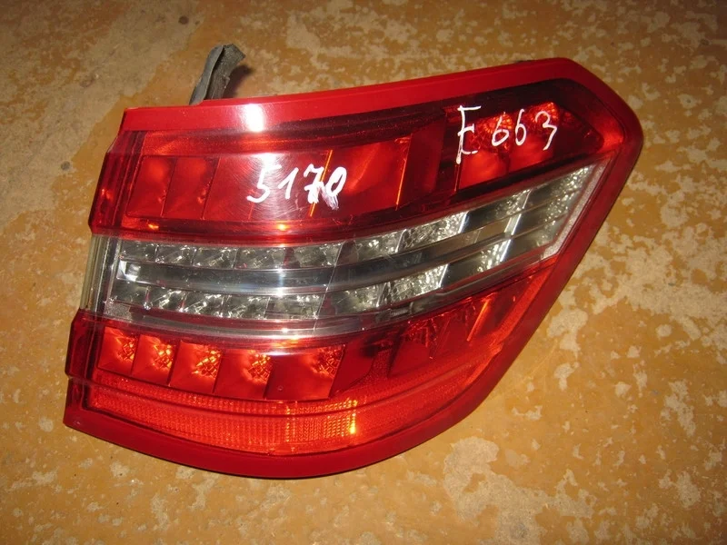 Фонарь задний правый наружный Mercedes-Benz W212