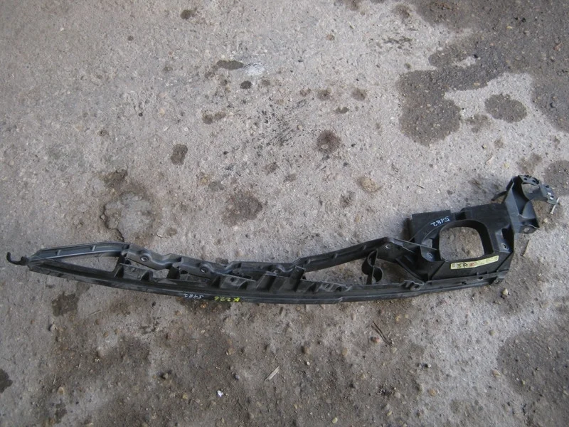 Кронштейн крыла переднего правого BMW X5 E70