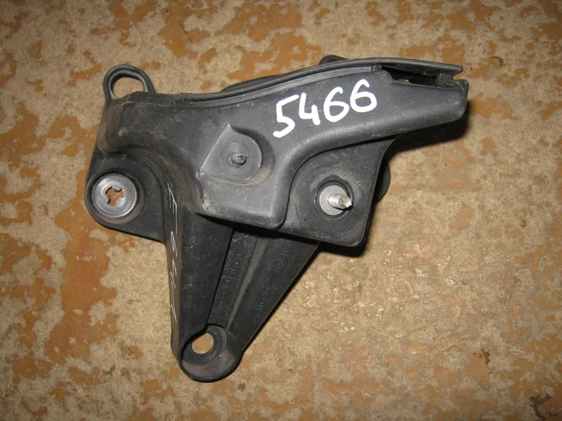 Кронштейн заднего бампера левый Peugeot 3008 U5