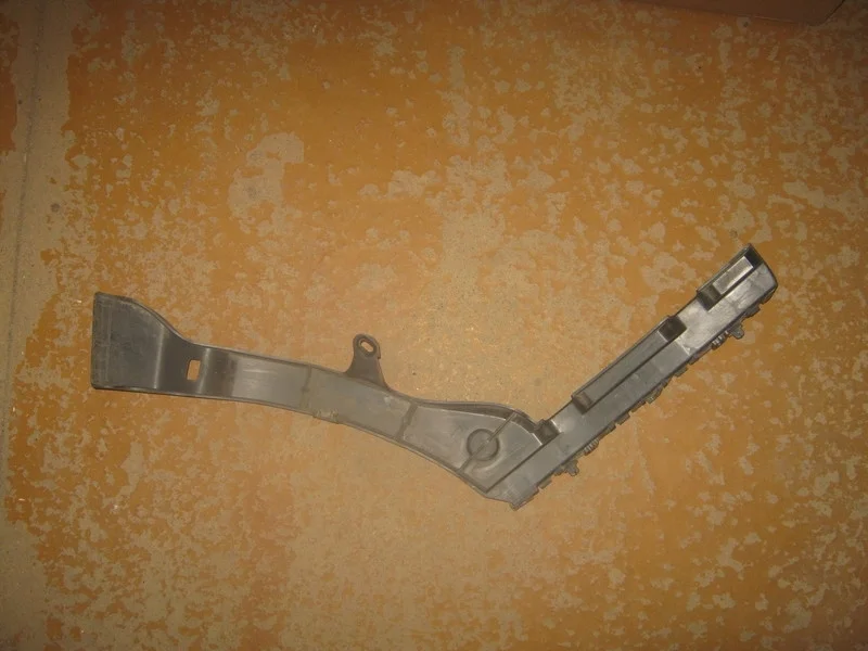 Кронштейн заднего бампера левый Peugeot 3008 U5