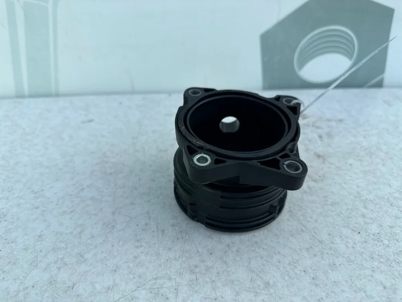 Промежуточный фланец перед дросселем Mercedes-benz ML W164