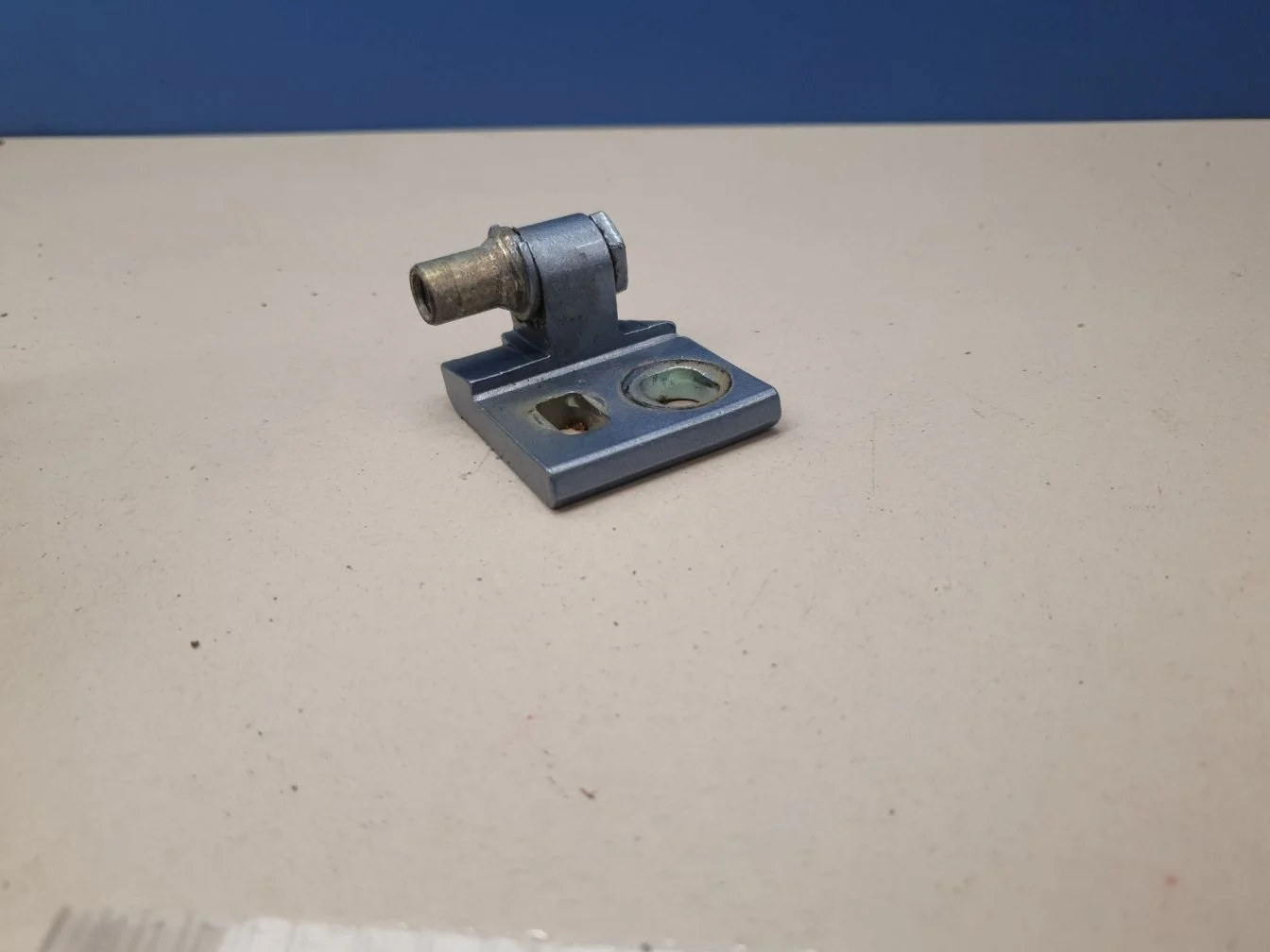 Петля двери правая для Volkswagen Golf 7 2012-2020