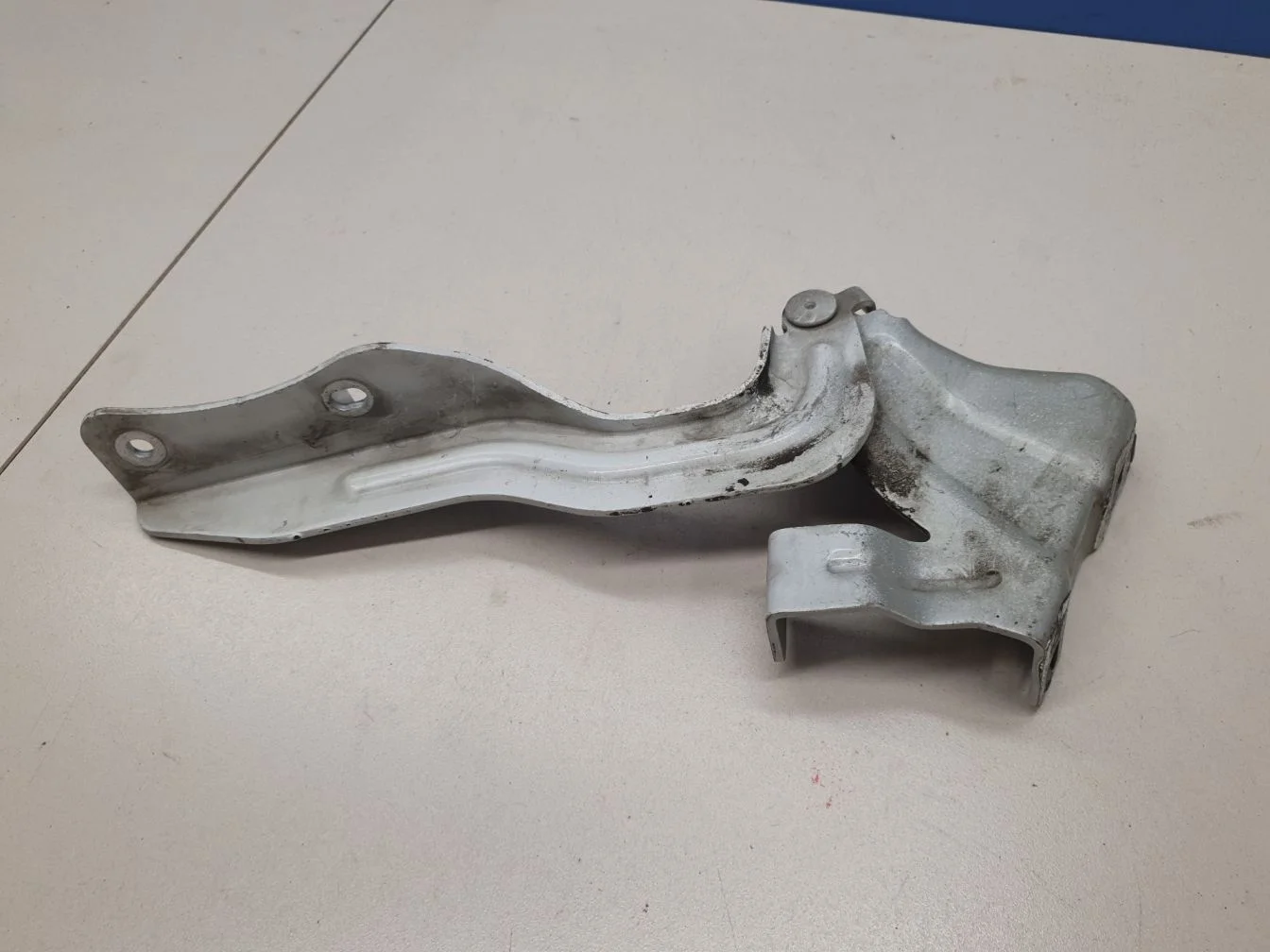 Петля капота правая для Nissan Qashqai J11E 2014-