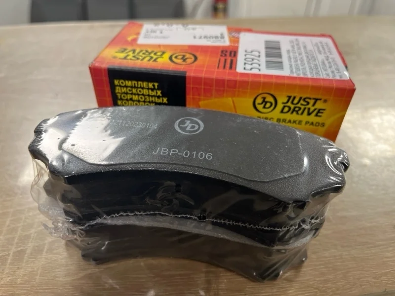 Тормозные колодки Mitsubishi Pajero 3 2002- JBP0106 V87W 4M41, переднее
