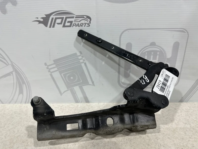 Петля капота правая Mercedes-benz 2004 W203