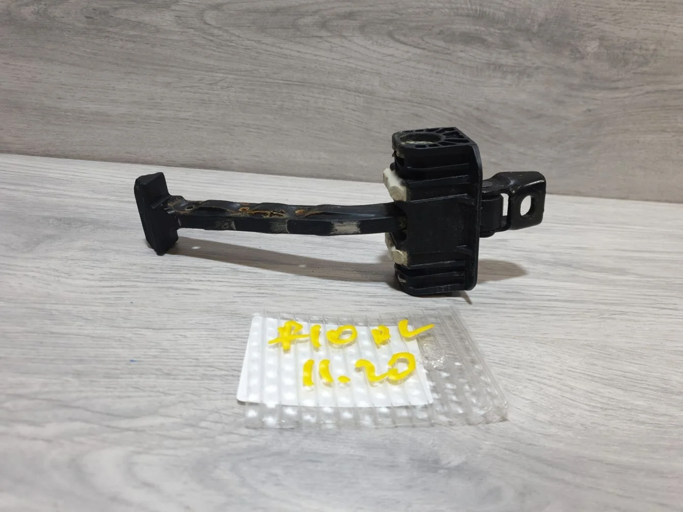 Ограничитель двери передней для BMW 5 F10 2009-2017