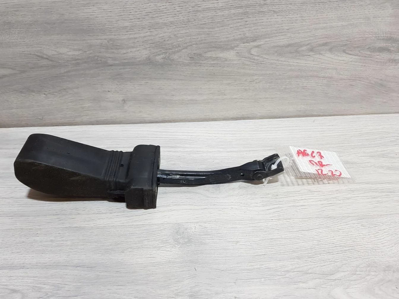 Ограничитель двери передней для Audi A6 S6 C7 2011-2018