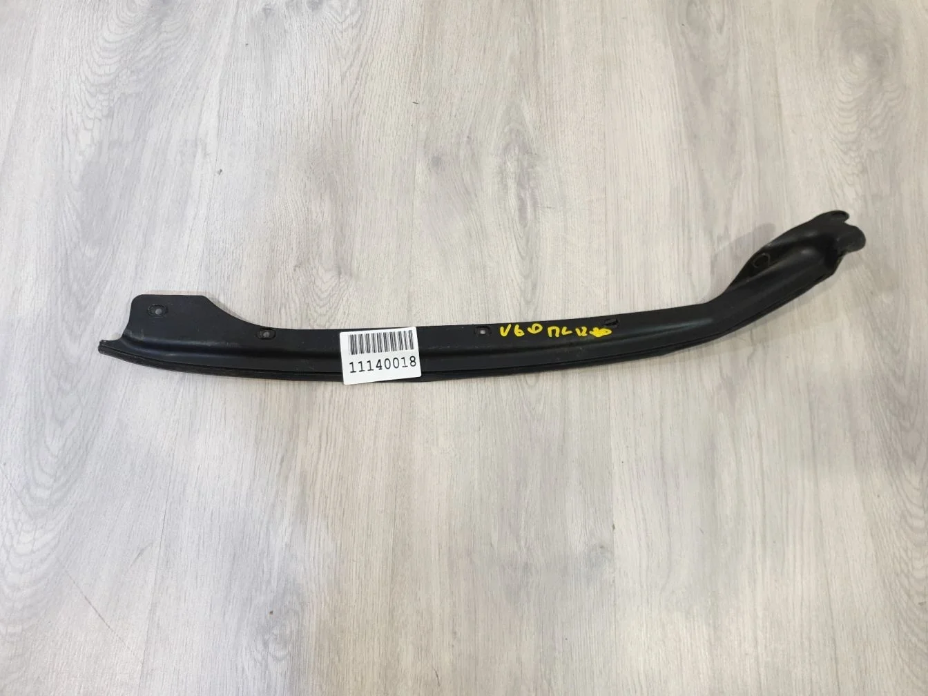 Уплотнитель двери передней левой для Volvo V60 (V60 Cross Country) 2010-2018