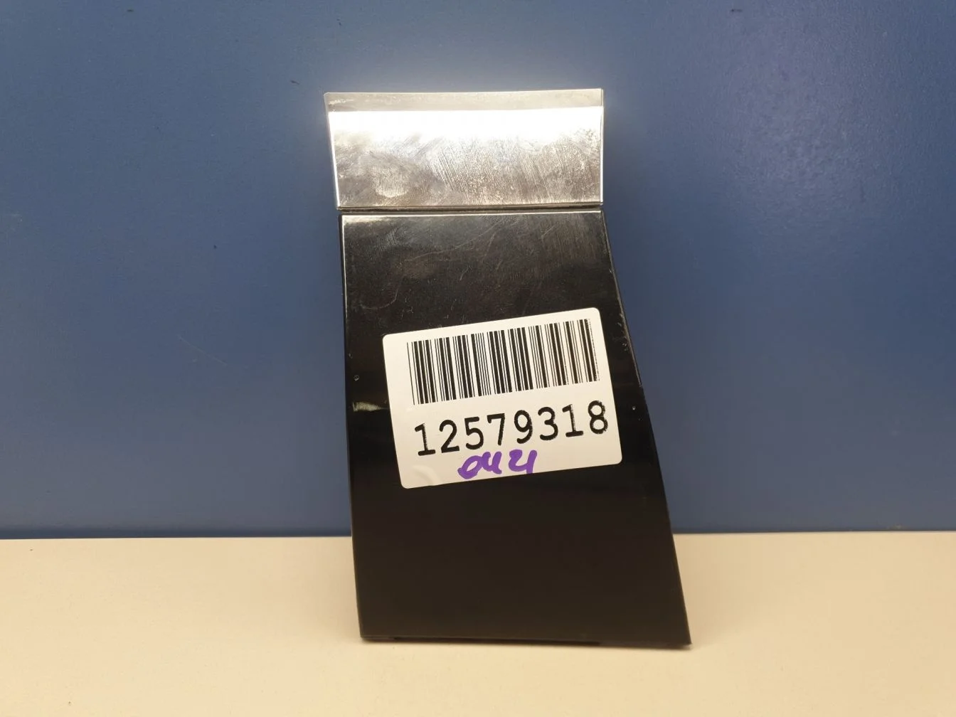 Накладка расширителя арки передней левой для Volkswagen Touareg 2010-2018