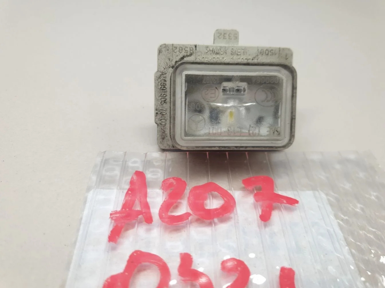 Фонарь подсветки номерного знака для Mercedes E-klasse C207 Coupe 2009-2016