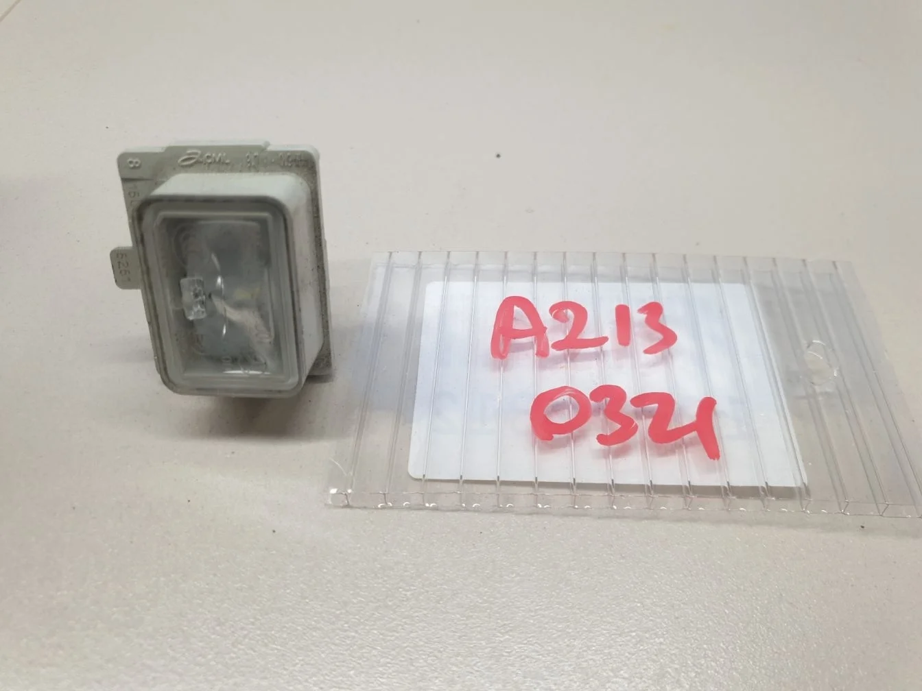 Фонарь подсветки номерного знака для Mercedes E-klasse W213 2016-